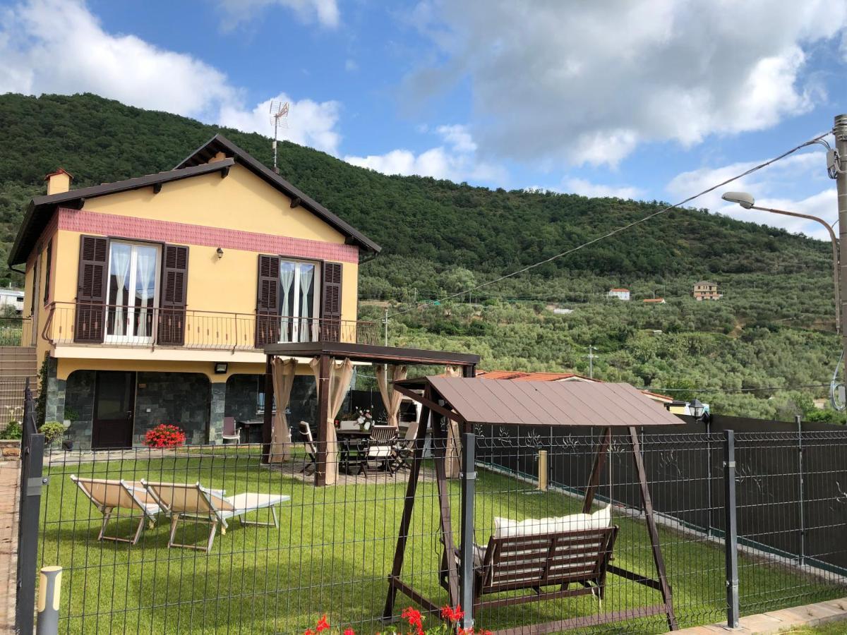 Casa Ginni Con Piscina E Giardino Caravonica Exterior photo
