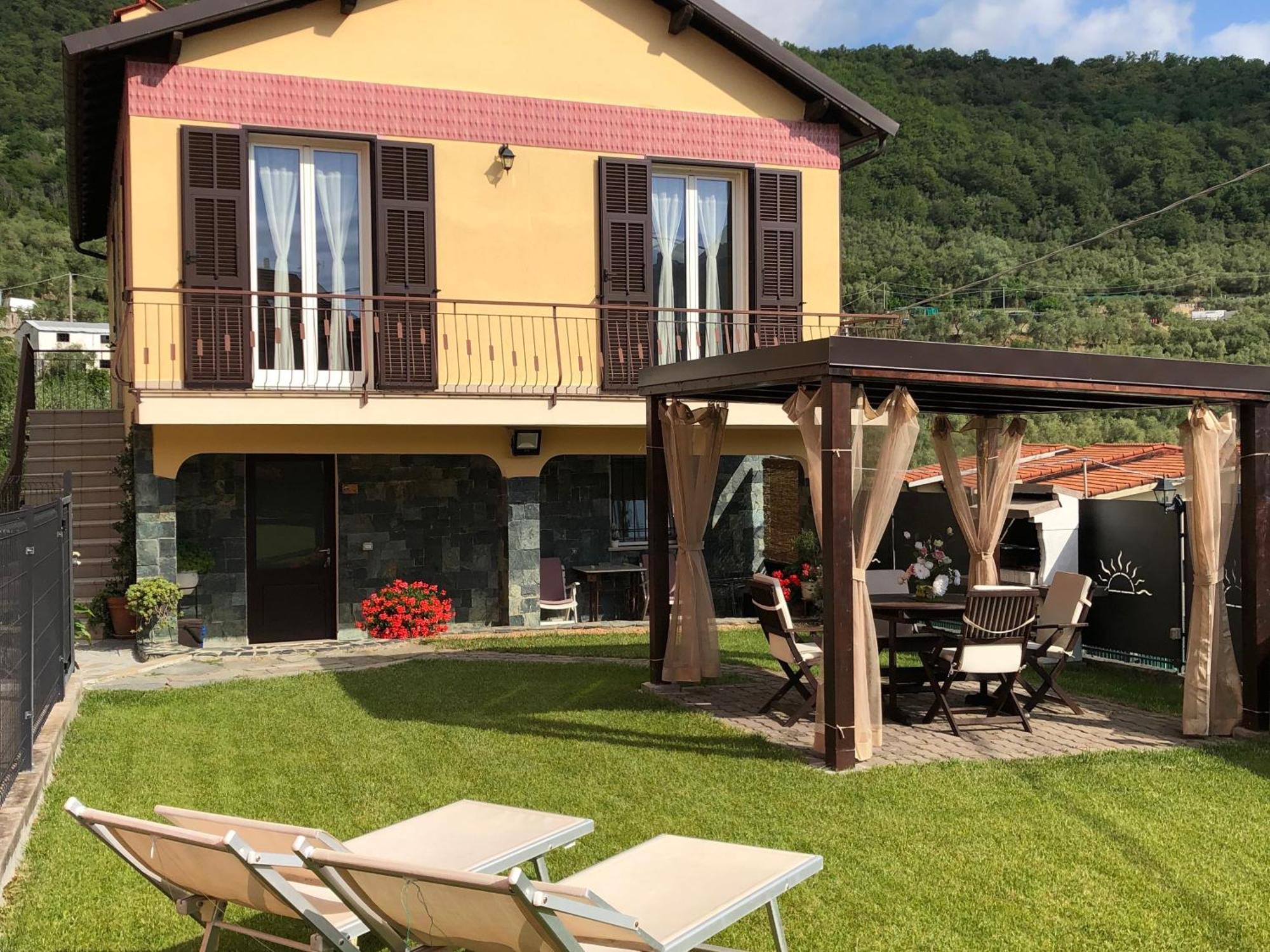 Casa Ginni Con Piscina E Giardino Caravonica Exterior photo