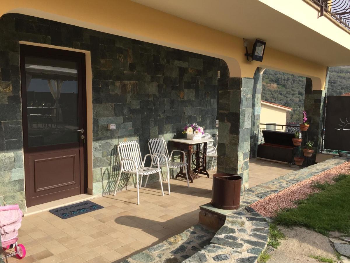 Casa Ginni Con Piscina E Giardino Caravonica Exterior photo