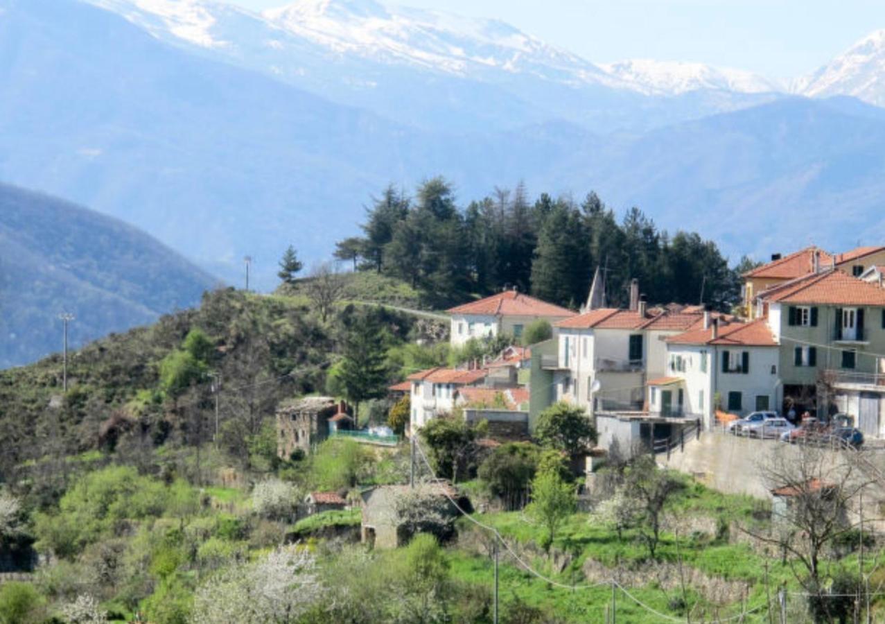Casa Ginni Con Piscina E Giardino Caravonica Exterior photo